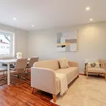 Bright Beachside Flat With Terrace By Hostwise 아파트 *