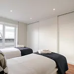 Bright Beachside Flat With Terrace By Hostwise 아파트 마토지뉴스