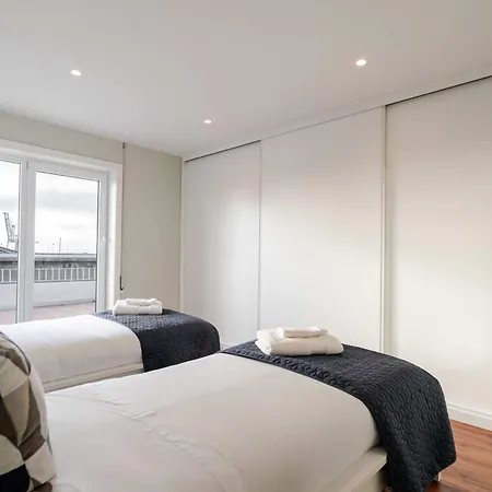 Bright Beachside Flat With Terrace By Hostwise Apartament Matosinhos (Porto)