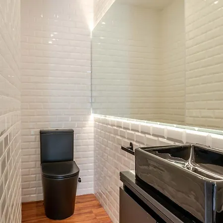 Apartament Bright Beachside Flat With Terrace By Hostwise