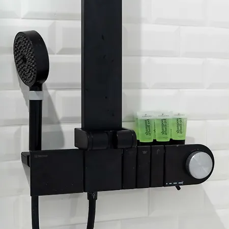 Bright Beachside Flat With Terrace By Hostwise * Matosinhos (Porto)