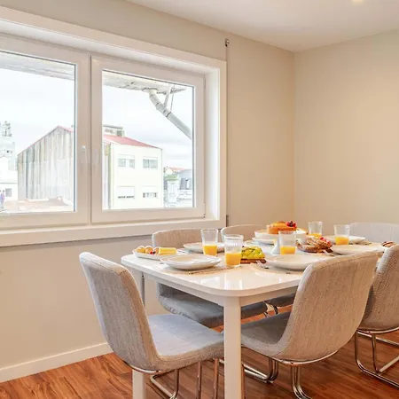 Bright Beachside Flat With Terrace By Hostwise Apartament