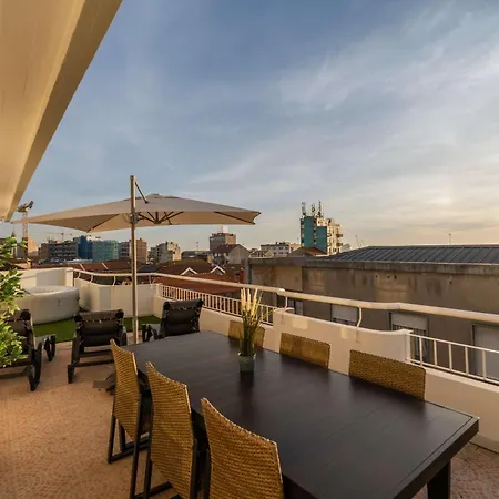 Bright Beachside Flat With Terrace By Hostwise 아파트 마토지뉴스