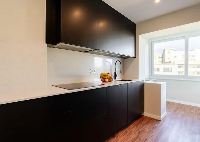 아파트 Bright Beachside Flat With Terrace By Hostwise