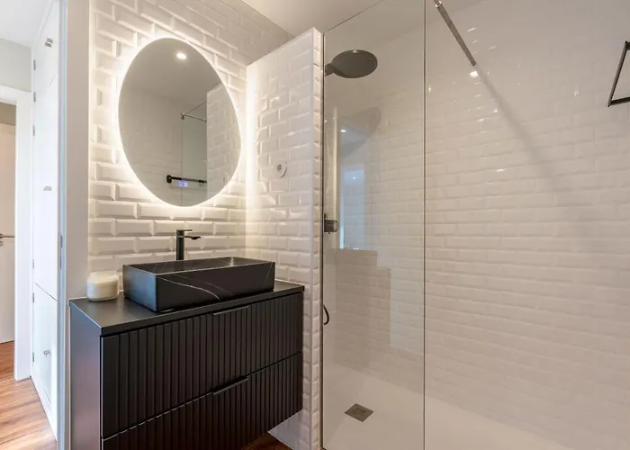 Bright Beachside Flat With Terrace By Hostwise 아파트 *