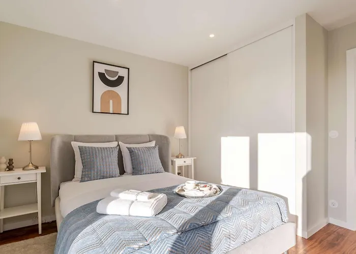 Bright Beachside Flat With Terrace By Hostwise 아파트 *