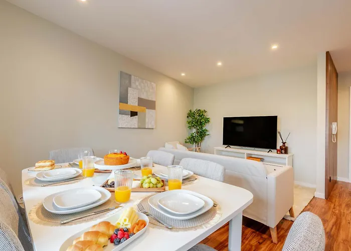 Bright Beachside Flat With Terrace By Hostwise 아파트 마토지뉴스