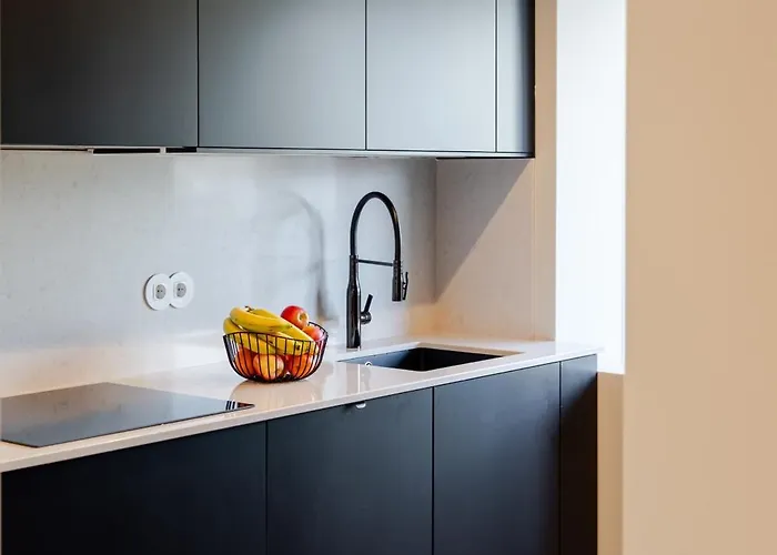 아파트 Bright Beachside Flat With Terrace By Hostwise