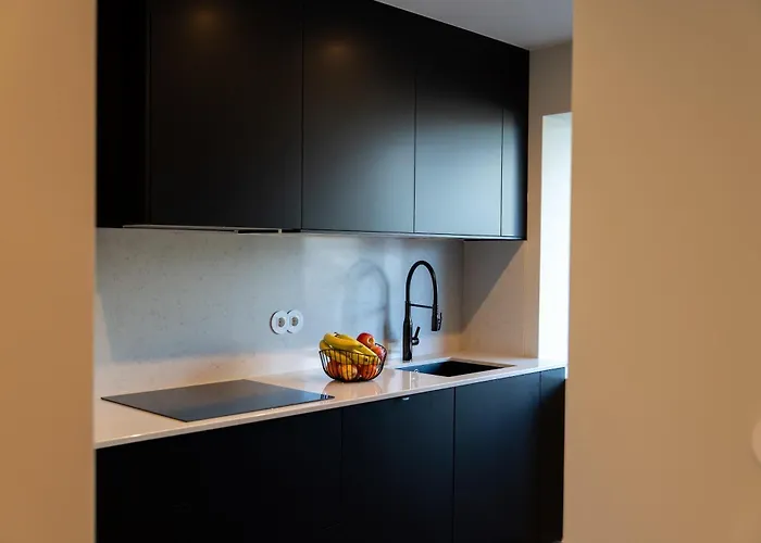 아파트 Bright Beachside Flat With Terrace By Hostwise