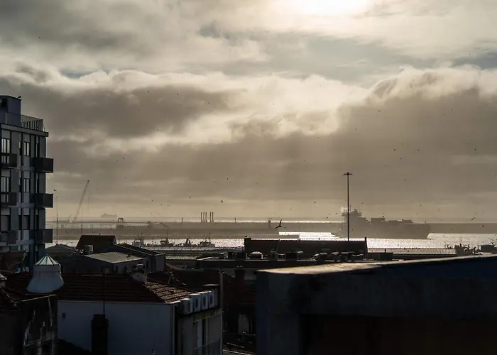 Bright Beachside Flat With Terrace By Hostwise 아파트