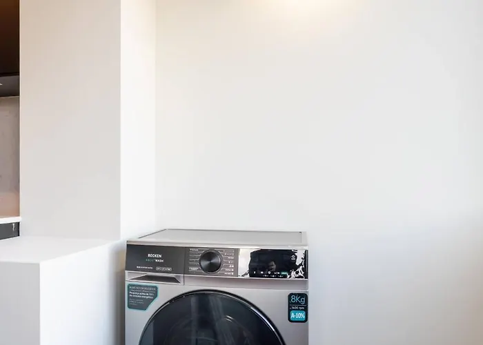 Bright Beachside Flat With Terrace By Hostwise 아파트 *