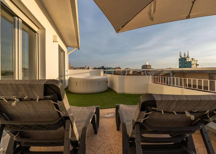 Bright Beachside Flat With Terrace By Hostwise 마토지뉴스